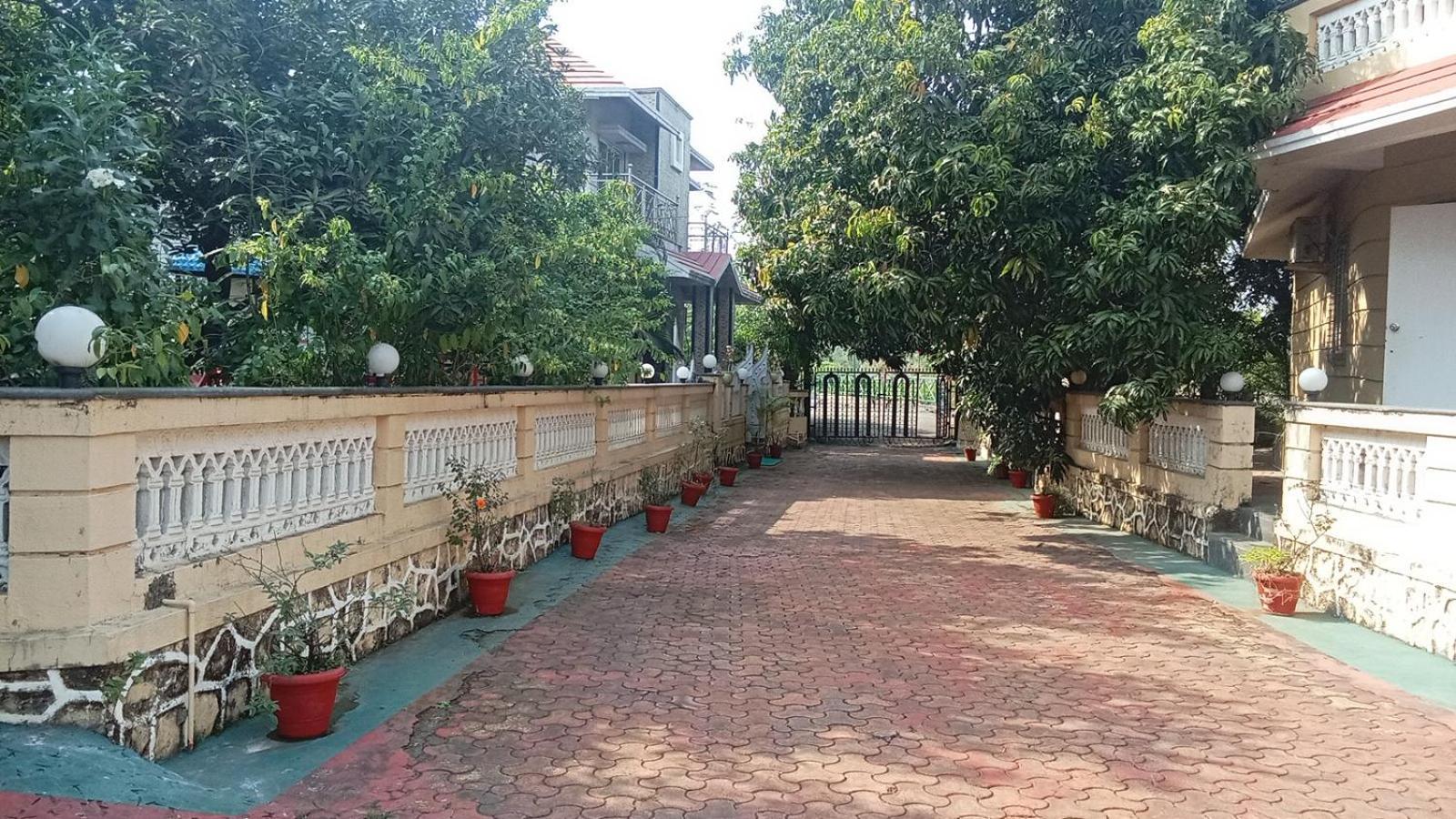 Giriraj Garden Resort Vagholi  Dış mekan fotoğraf